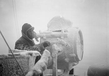 На борту крейсера 'Шеффилд' Королевского флота Великобритании. Арктические конвои. Декабрь 1941