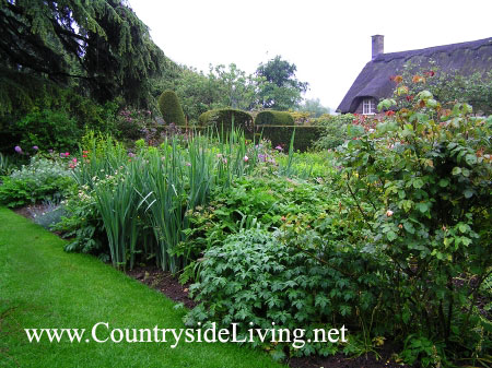Сад при усадьбе Хидкот (г-во Глостершир, Англия) в стиле движения искусств и ремесел. Hidcote Manor arts & crafts garden